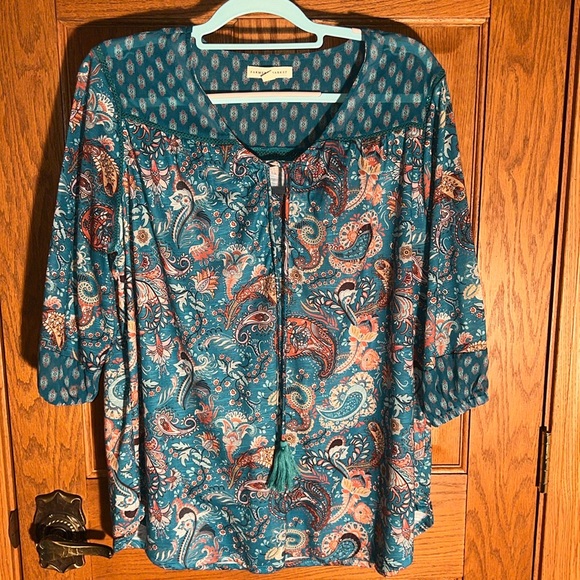 farmers market Tops - Tee shirt fabric bodice
Yoke is silky print